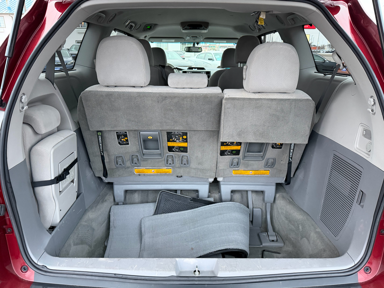 Toyota Sienna 5dr 7-Pass Van V6 LE AAS FWD (Natl) 2014