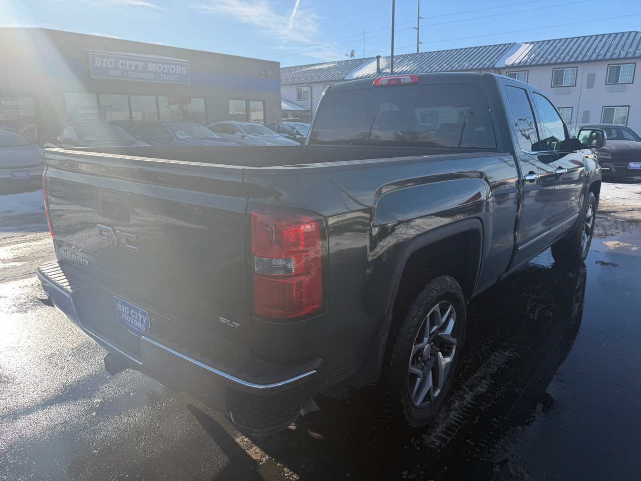 GMC Sierra 1500 4WD Double Cab 143.5" SLT 2015