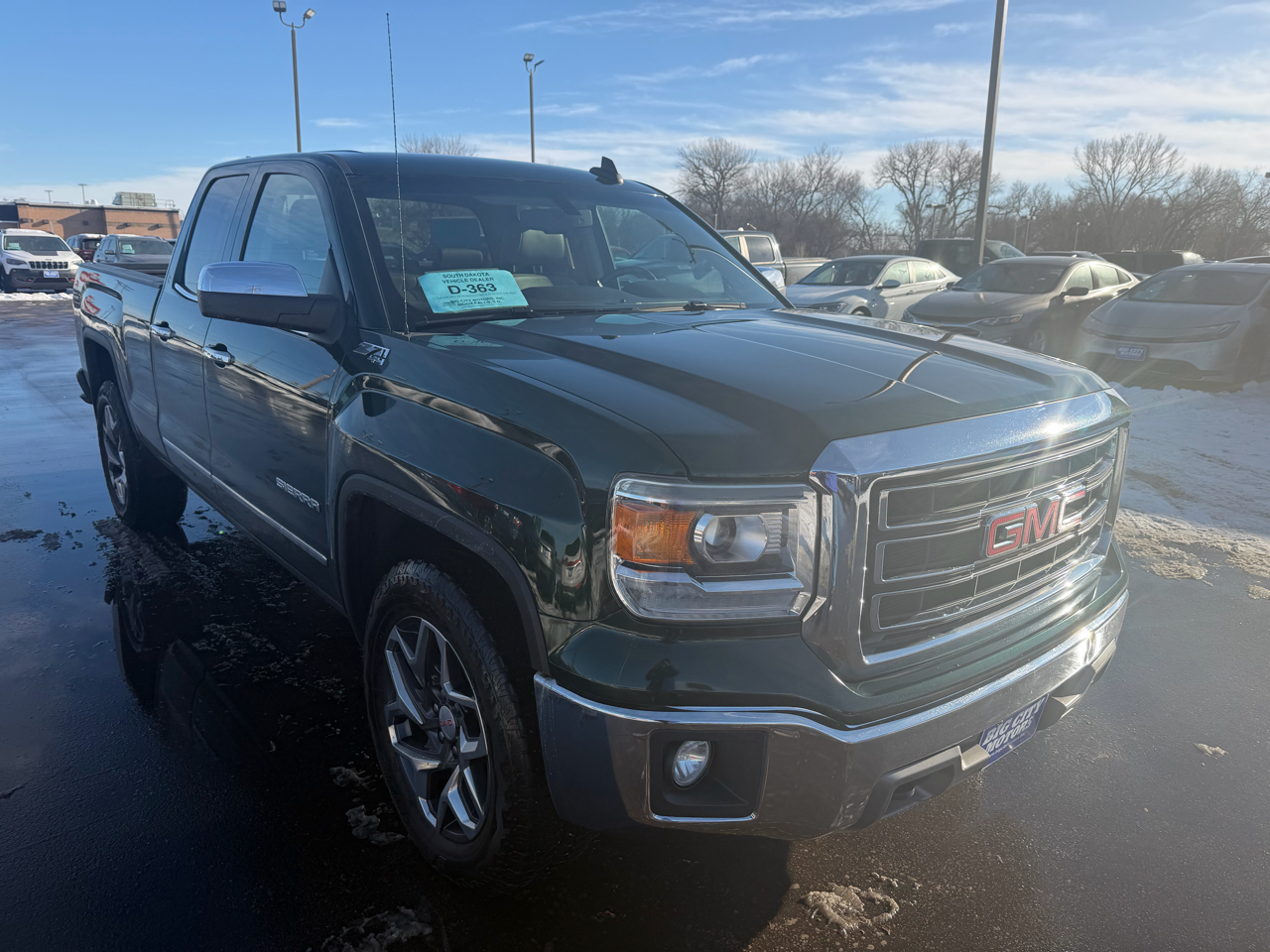 GMC Sierra 1500 4WD Double Cab 143.5" SLT 2015