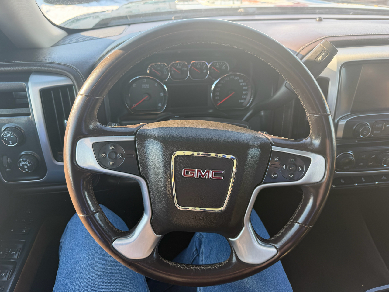 GMC Sierra 1500 4WD Double Cab 143.5" SLT 2015