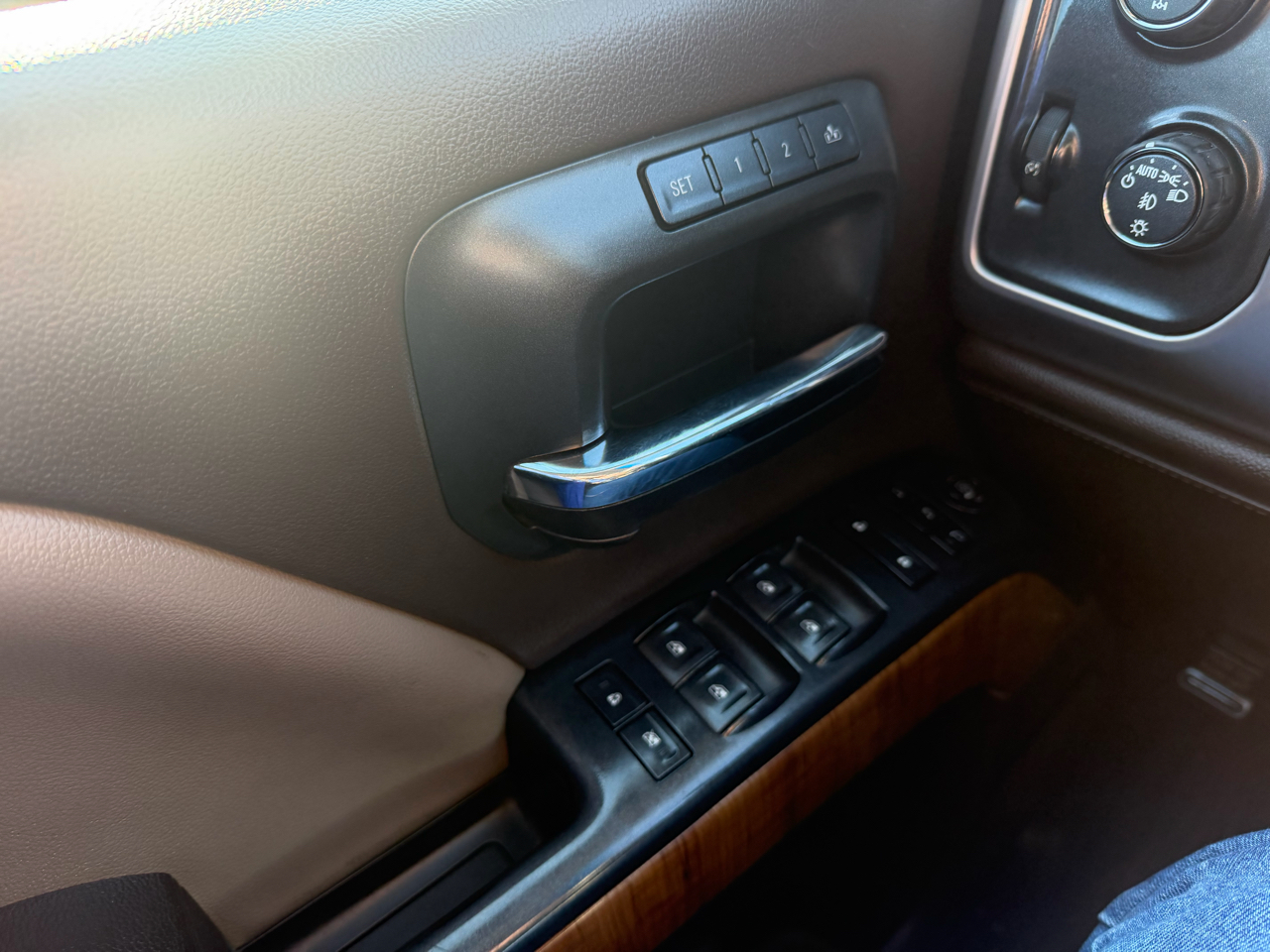 GMC Sierra 1500 4WD Double Cab 143.5" SLT 2015