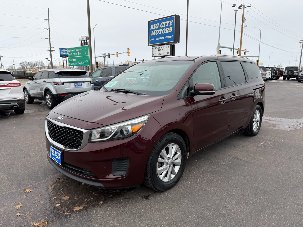 2016 Kia Sedona LX's photo