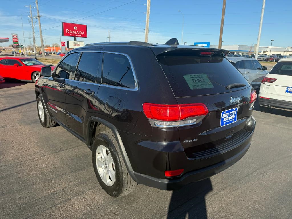 2015 Jeep Grand Cherokee Laredo photo 2