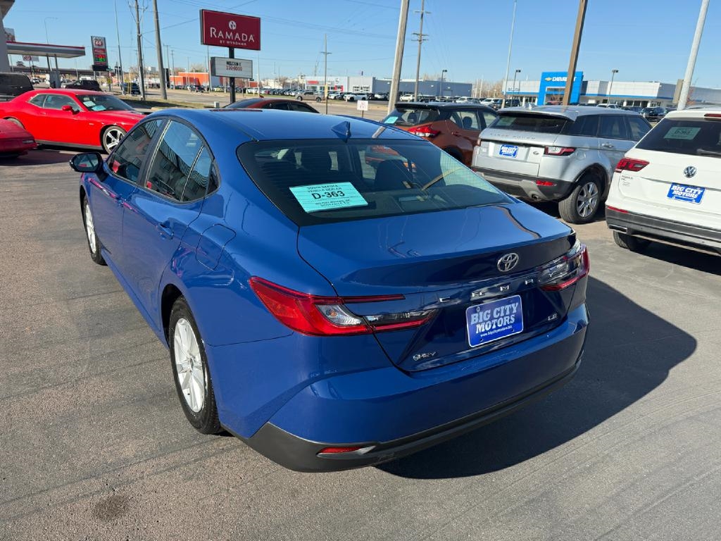 2025 Toyota Camry XLE photo 3