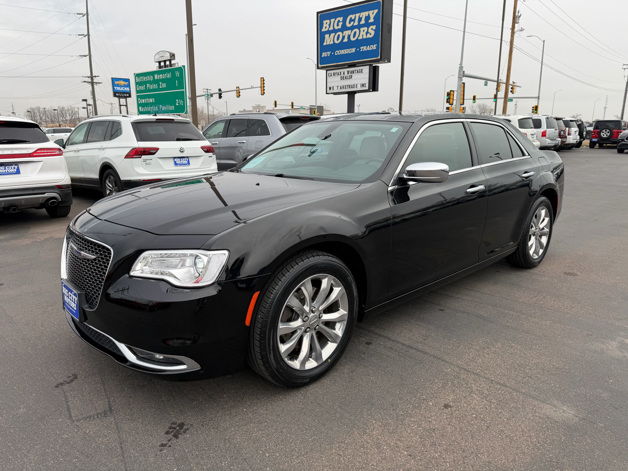 2019 Chrysler 300 Limited's photo