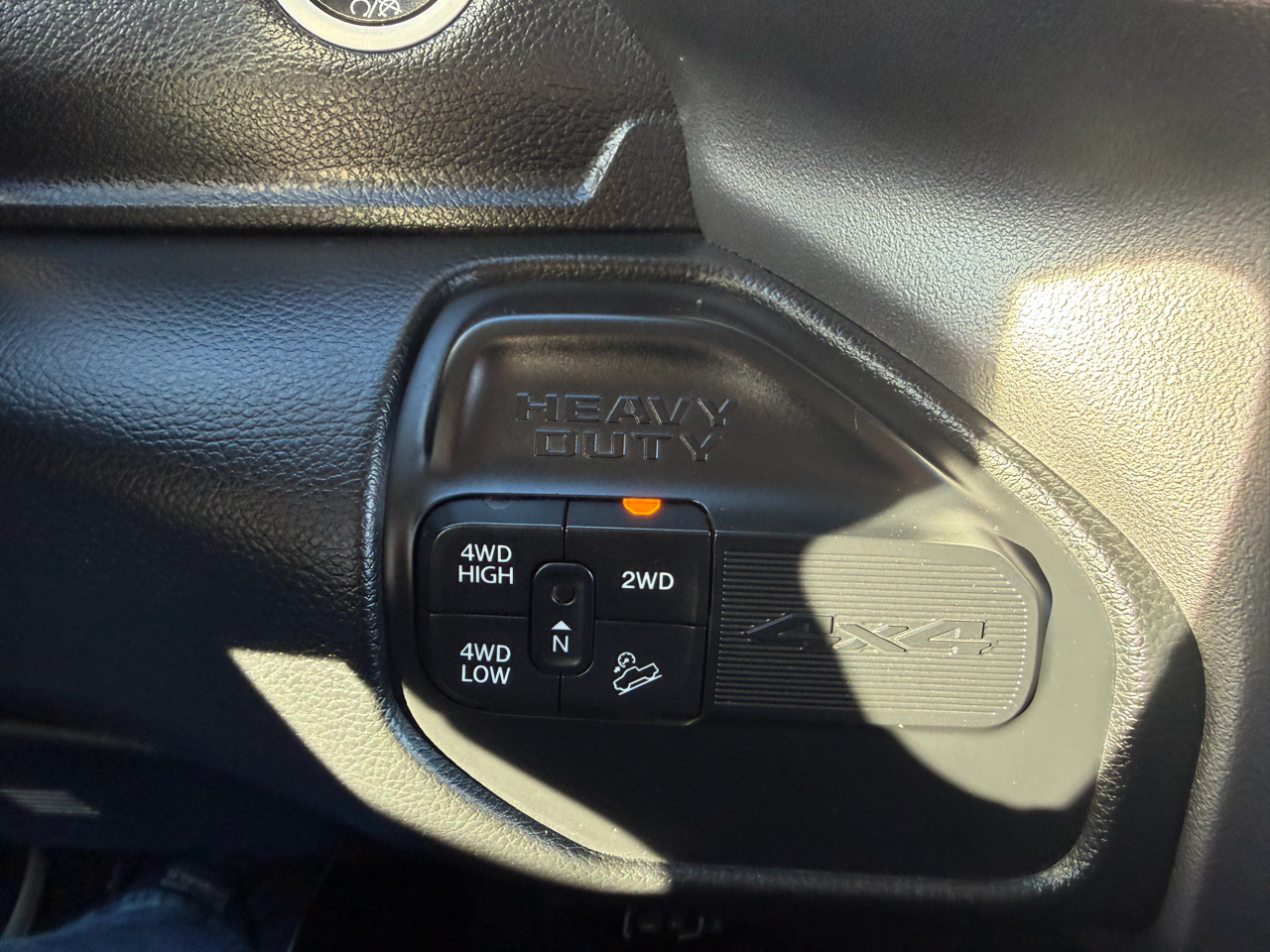 RAM 2500 Big Horn 4x4 Crew Cab 6'4" Box 2019