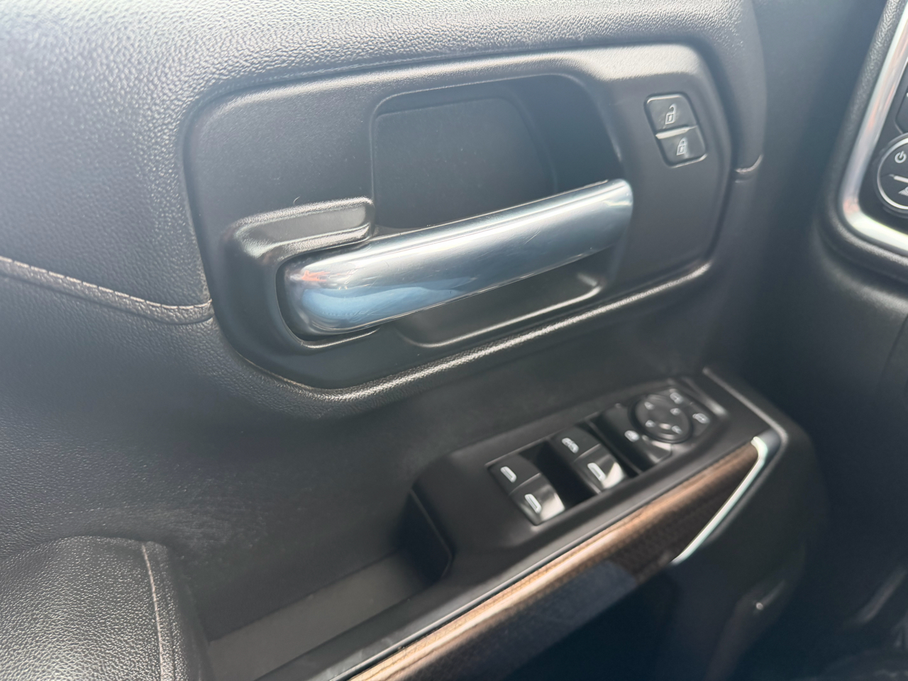 Chevrolet Silverado 1500 4WD Crew Cab 147" RST 2020