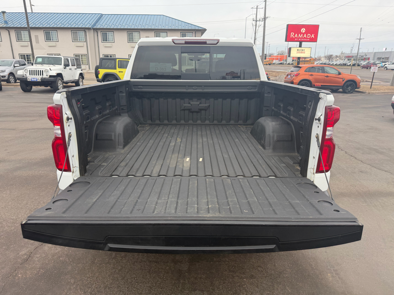 Chevrolet Silverado 1500 4WD Crew Cab 147" RST 2020