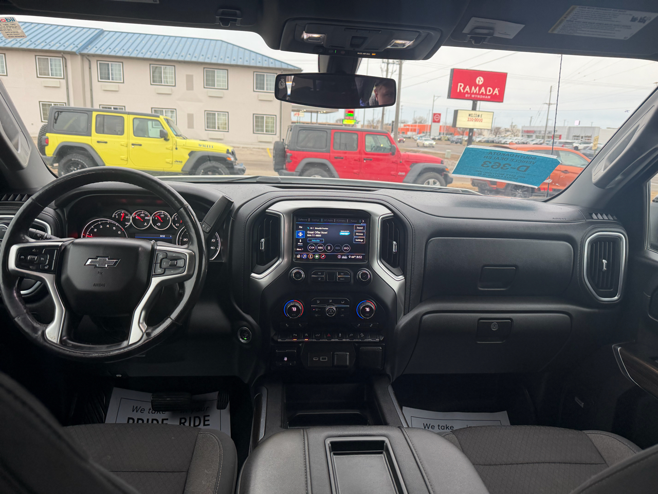 Chevrolet Silverado 1500 4WD Crew Cab 147" RST 2020