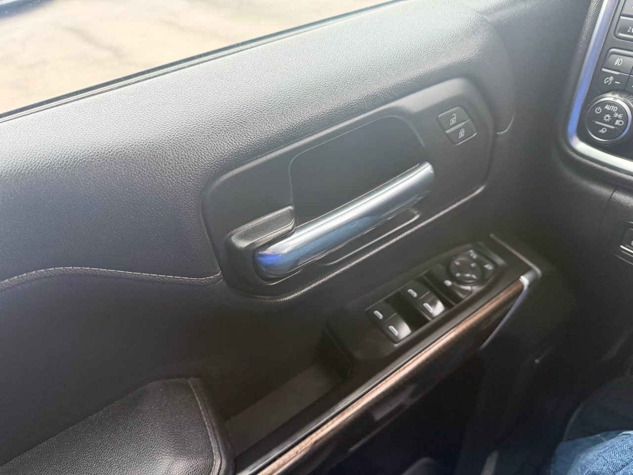 Chevrolet Silverado 1500 4WD Crew Cab 147" RST 2020