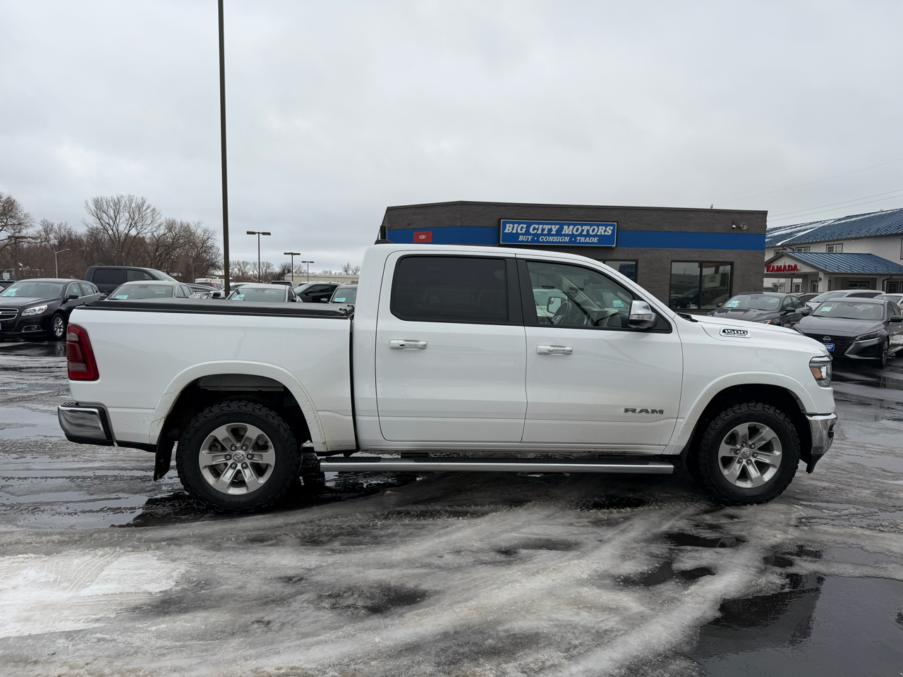 RAM 1500 Laramie 4x4 Crew Cab 5'7" Box 2022