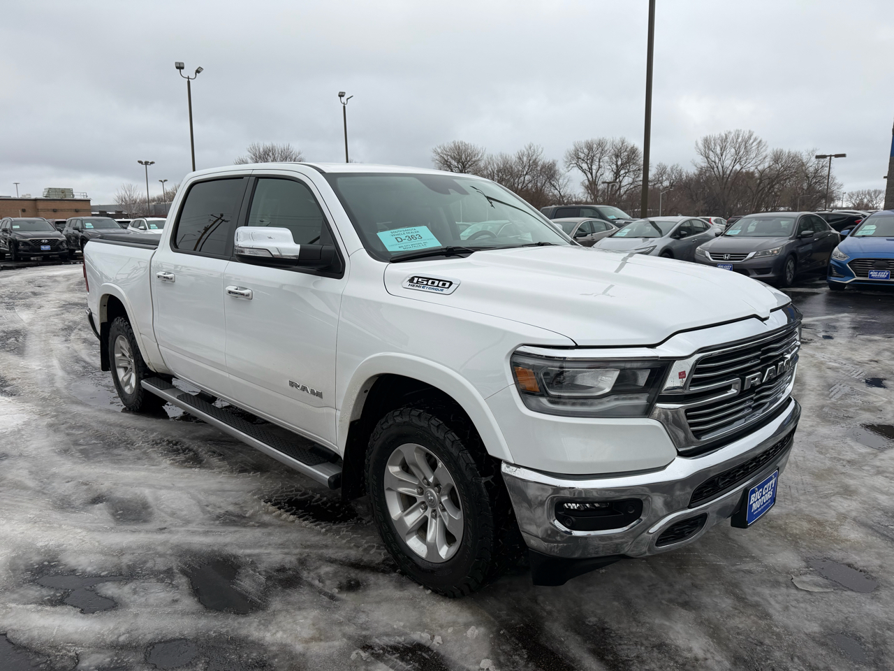 RAM 1500 Laramie 4x4 Crew Cab 5'7" Box 2022