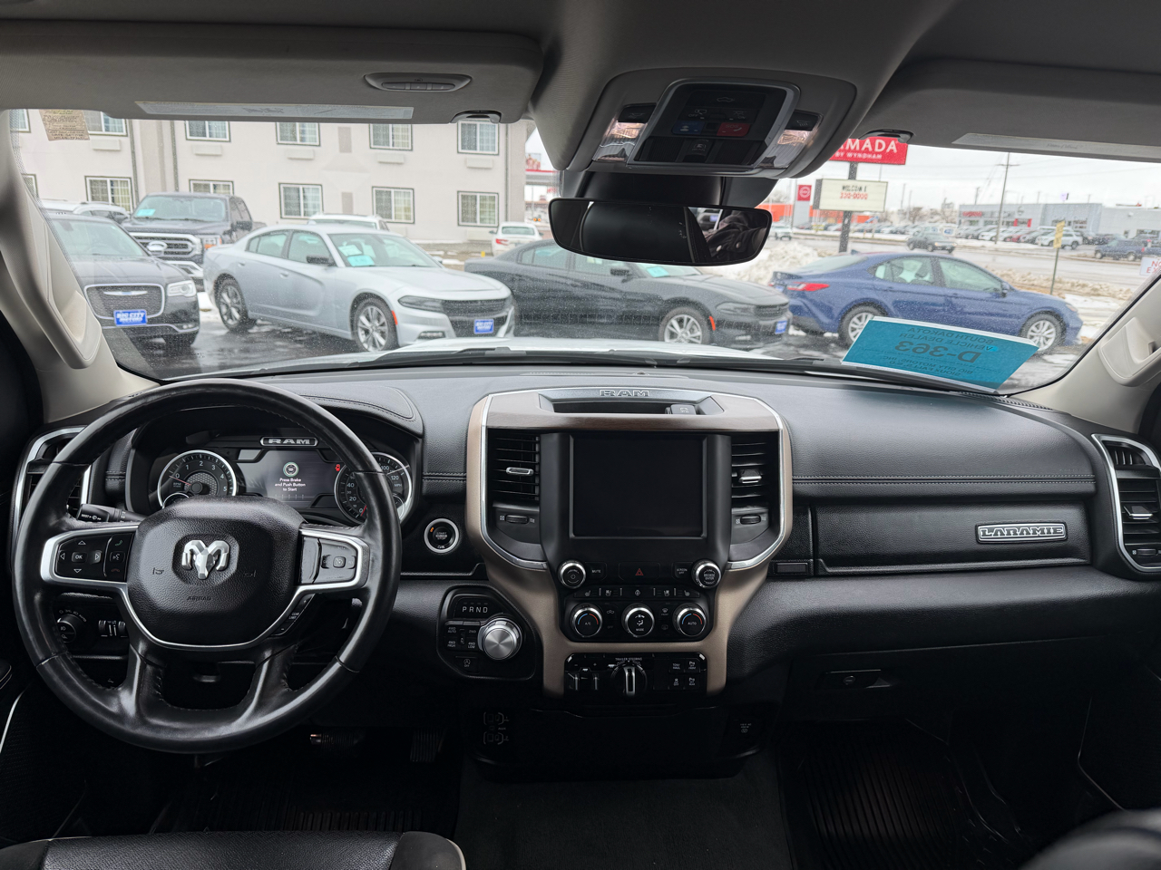 RAM 1500 Laramie 4x4 Crew Cab 5'7" Box 2022