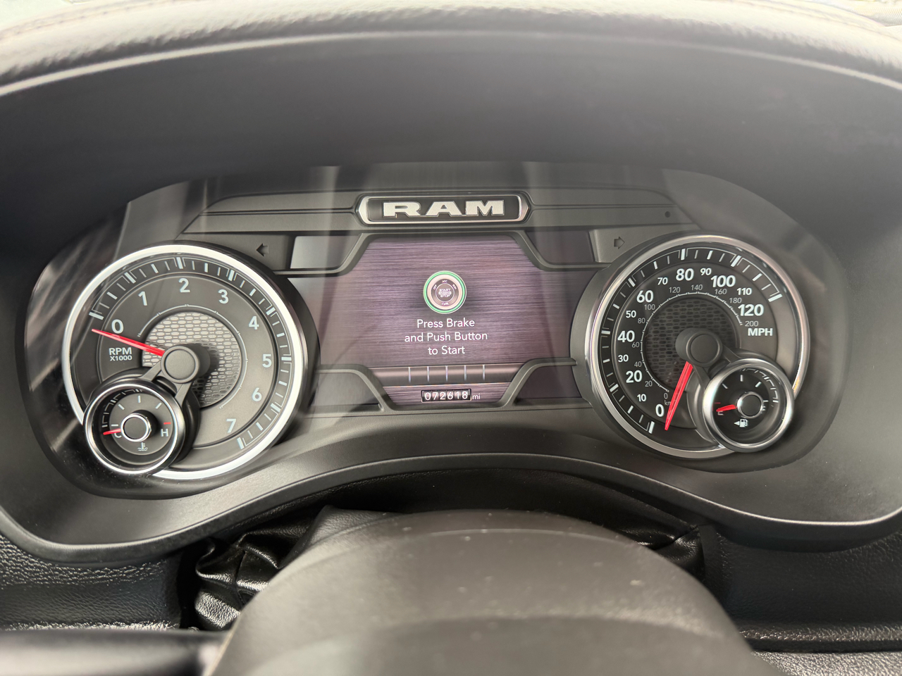 RAM 1500 Laramie 4x4 Crew Cab 5'7" Box 2022