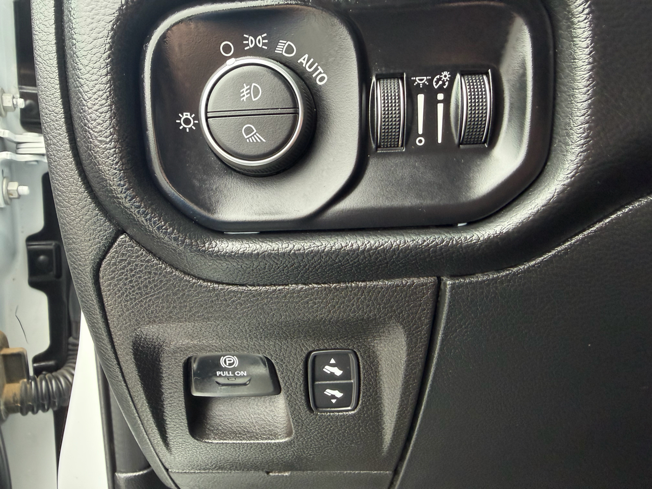 RAM 1500 Laramie 4x4 Crew Cab 5'7" Box 2022