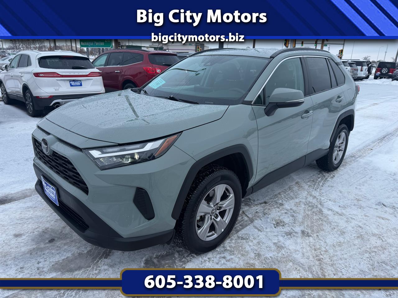 2023 Toyota RAV4 XLE's photo