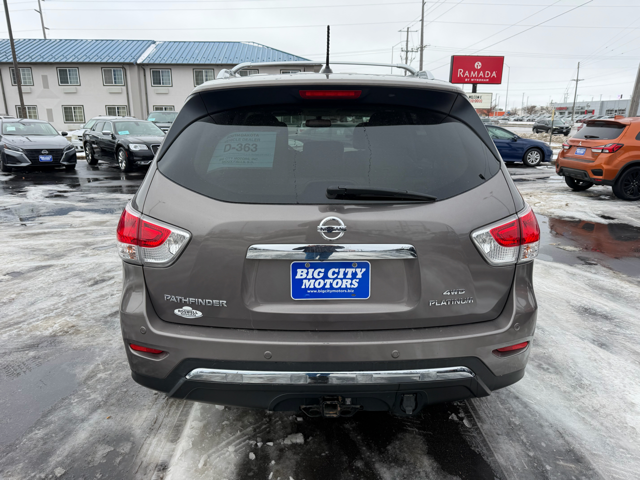 Nissan Pathfinder 4WD 4dr Platinum 2013