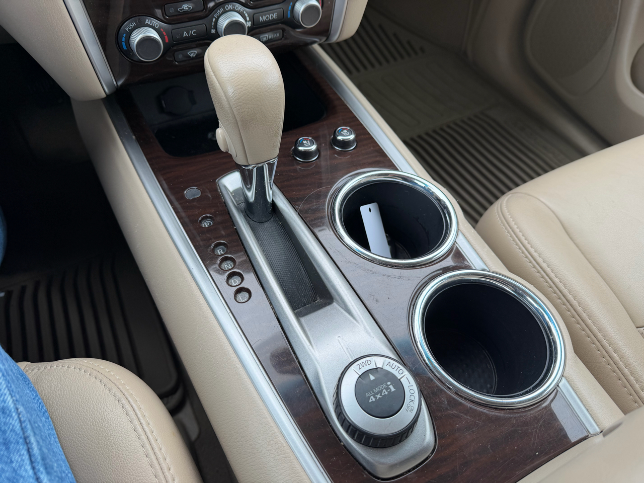 Nissan Pathfinder 4WD 4dr Platinum 2013