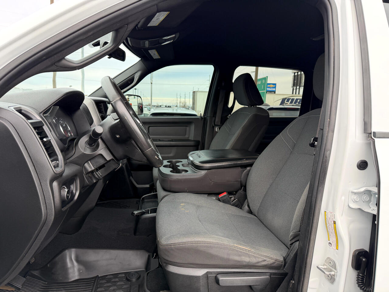 RAM 2500 Tradesman 4x4 Crew Cab 6'4" Box 2022