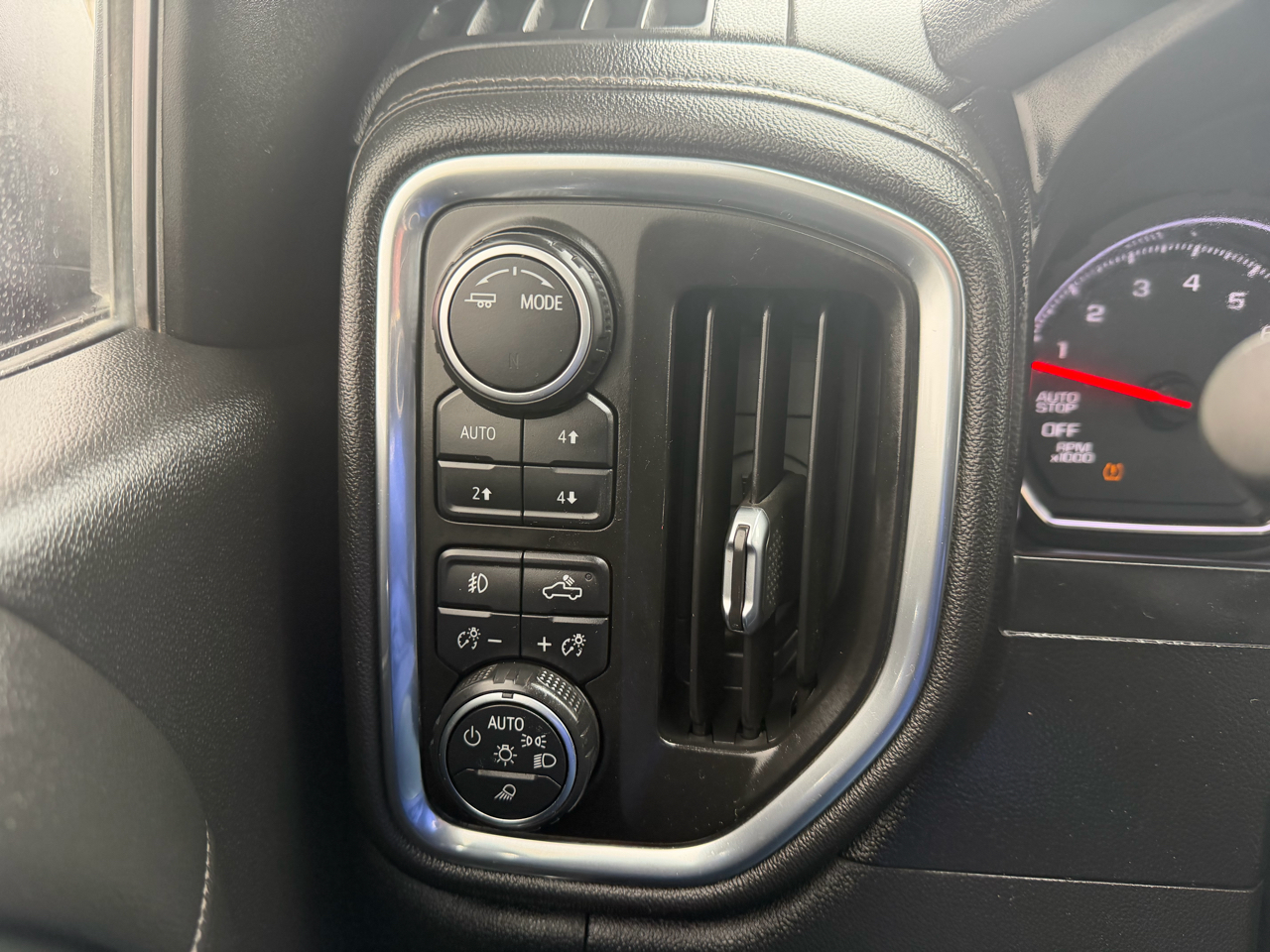 Chevrolet Silverado 1500 4WD Crew Cab 147" LT Trail Boss 2020