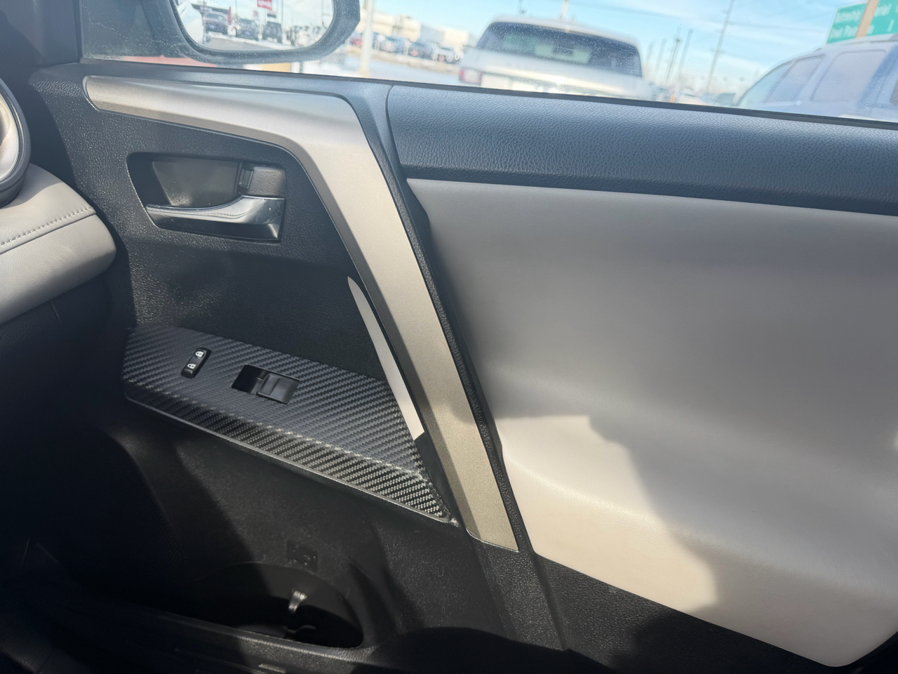 Toyota RAV4 AWD 4dr Limited (Natl) 2015