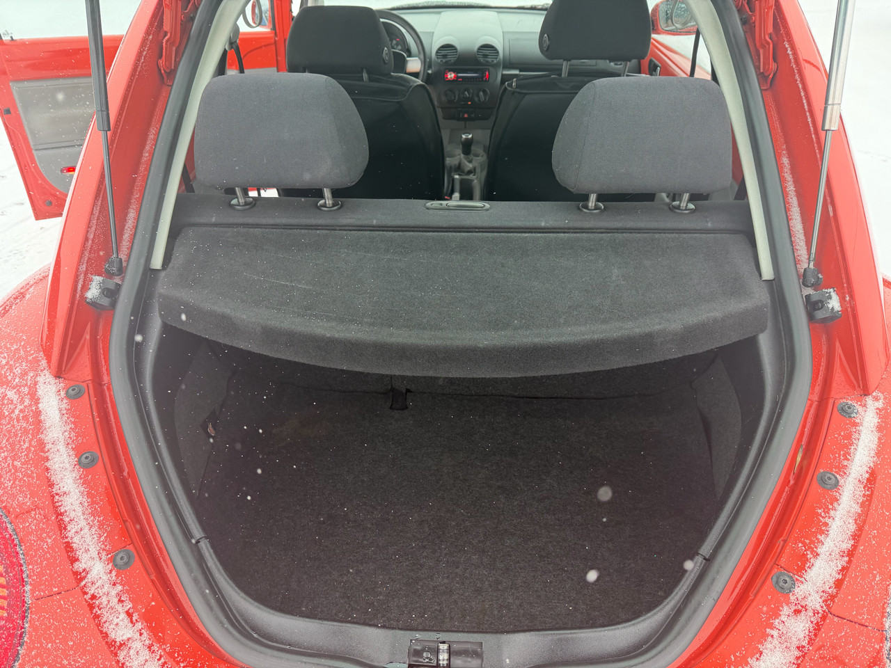 Volkswagen New Beetle Coupe 2dr Cpe GL Auto 2003