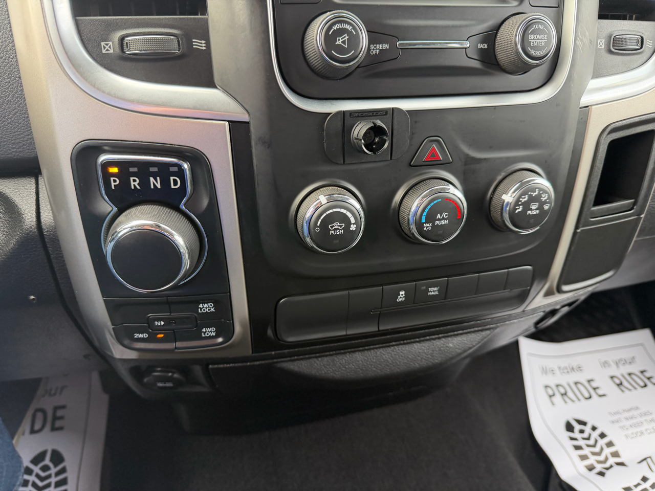 RAM 1500 Classic SLT 4x4 Quad Cab 6'4" Box 2020