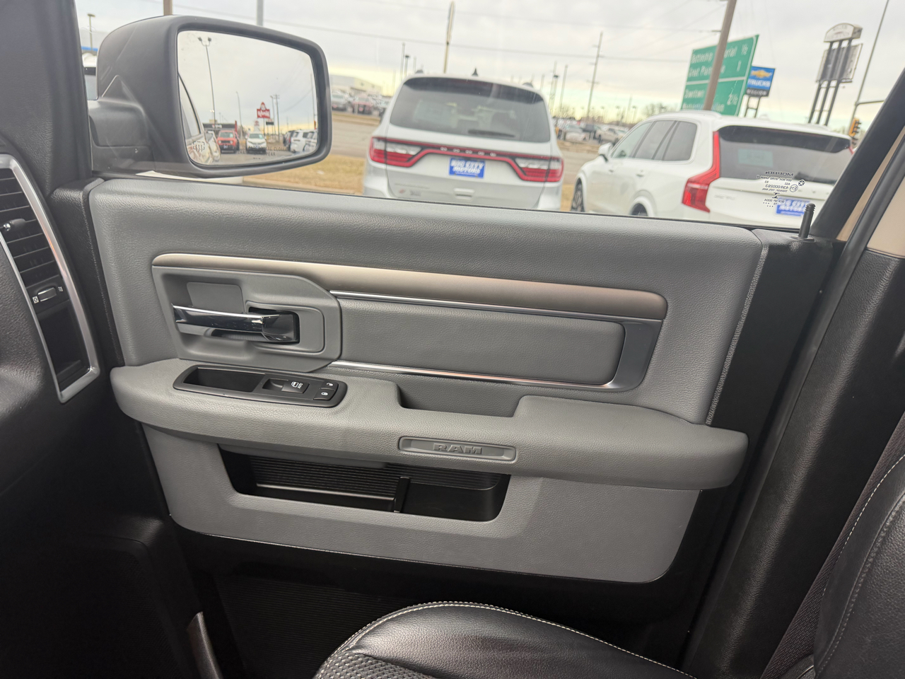 RAM 1500 Classic Warlock 4x4 Quad Cab 6'4" Box 2019