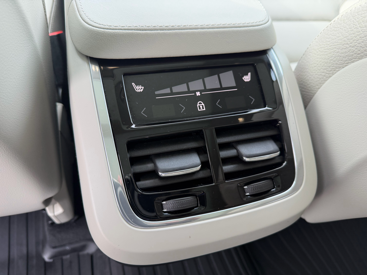 Volvo XC90 B6 AWD Core 7P 2023