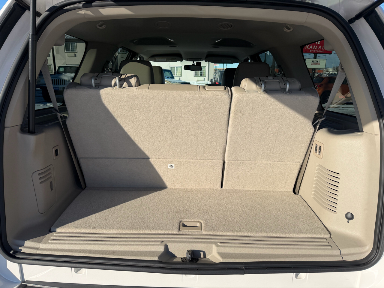 Lincoln Navigator 4WD 4dr 2011