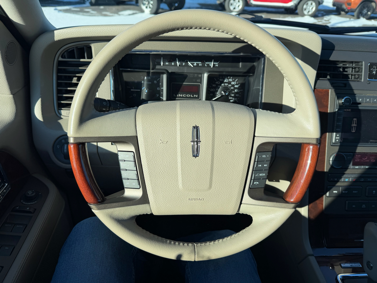 Lincoln Navigator 4WD 4dr 2011