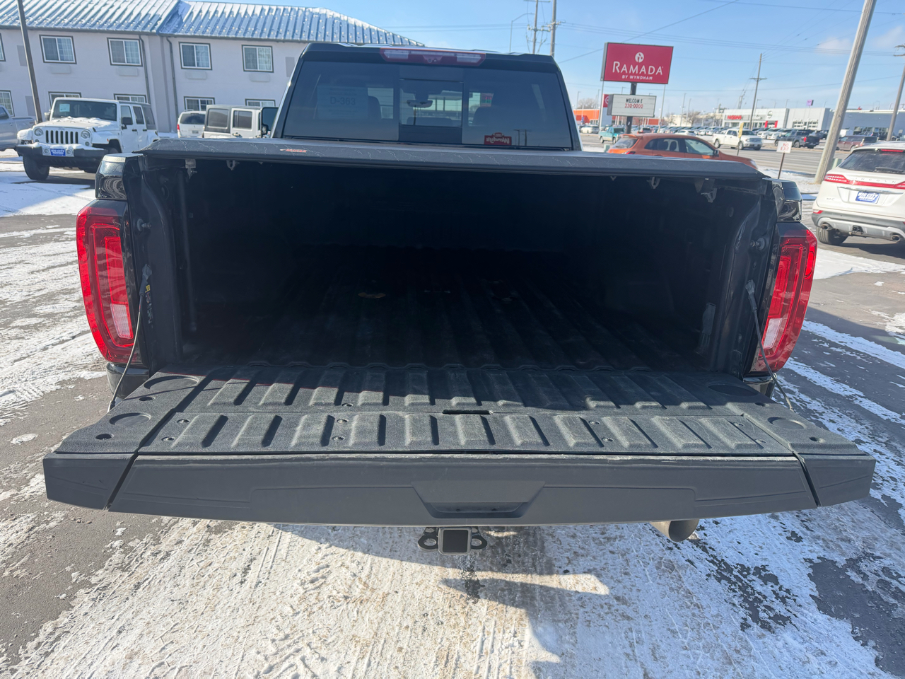 GMC Sierra 3500HD 4WD Crew Cab 159" Denali 2022