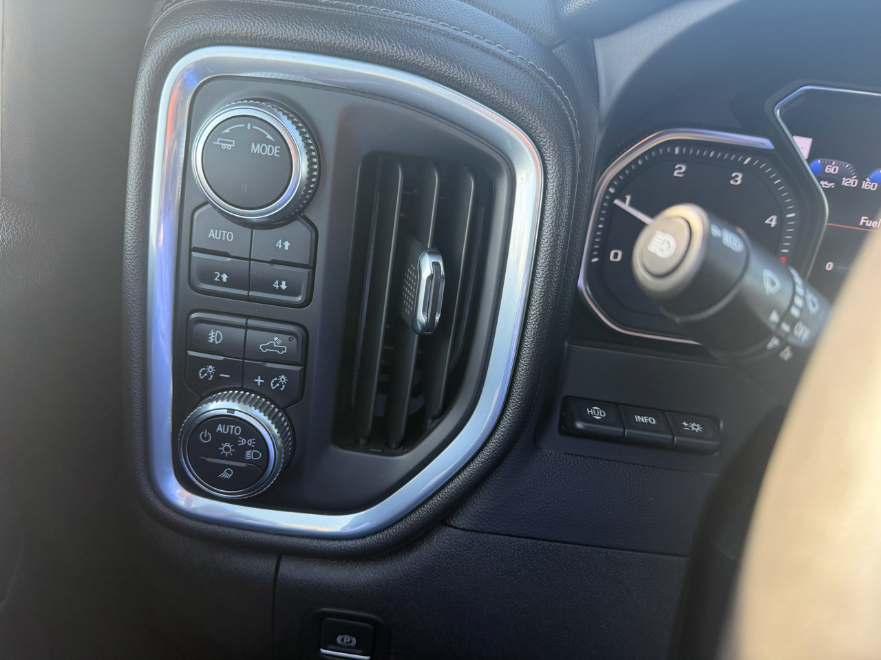 GMC Sierra 3500HD 4WD Crew Cab 159" Denali 2022