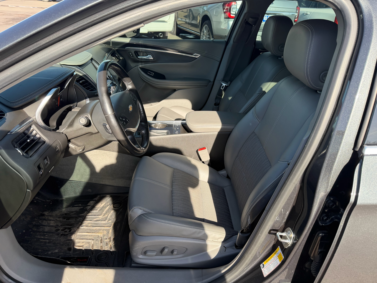 Chevrolet Impala 4dr Sdn LT w/1LT 2018
