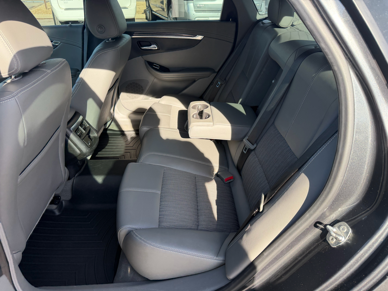 Chevrolet Impala 4dr Sdn LT w/1LT 2018