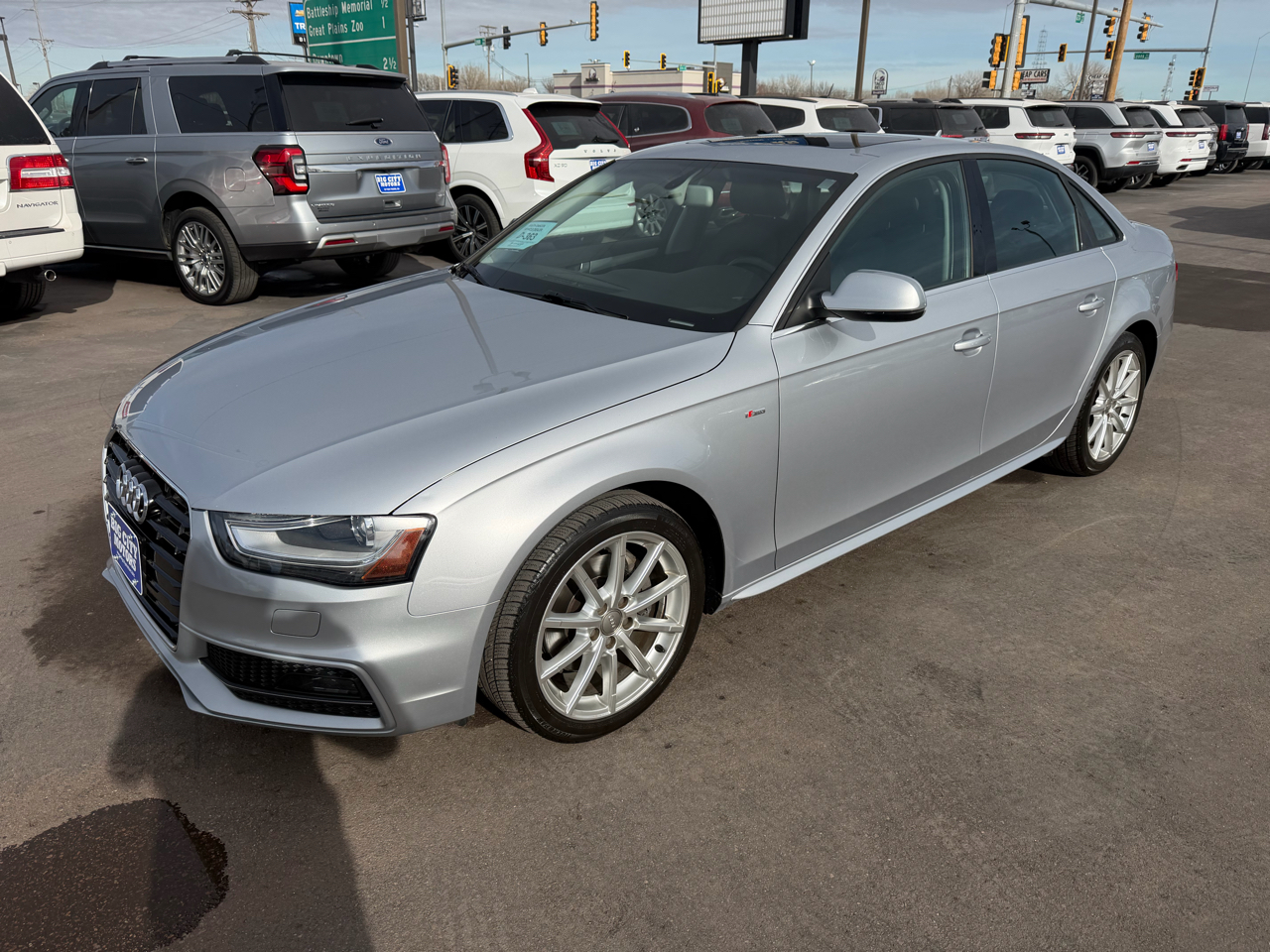 2015 Audi A4 4dr Sdn Auto quattro 2.0T Premium