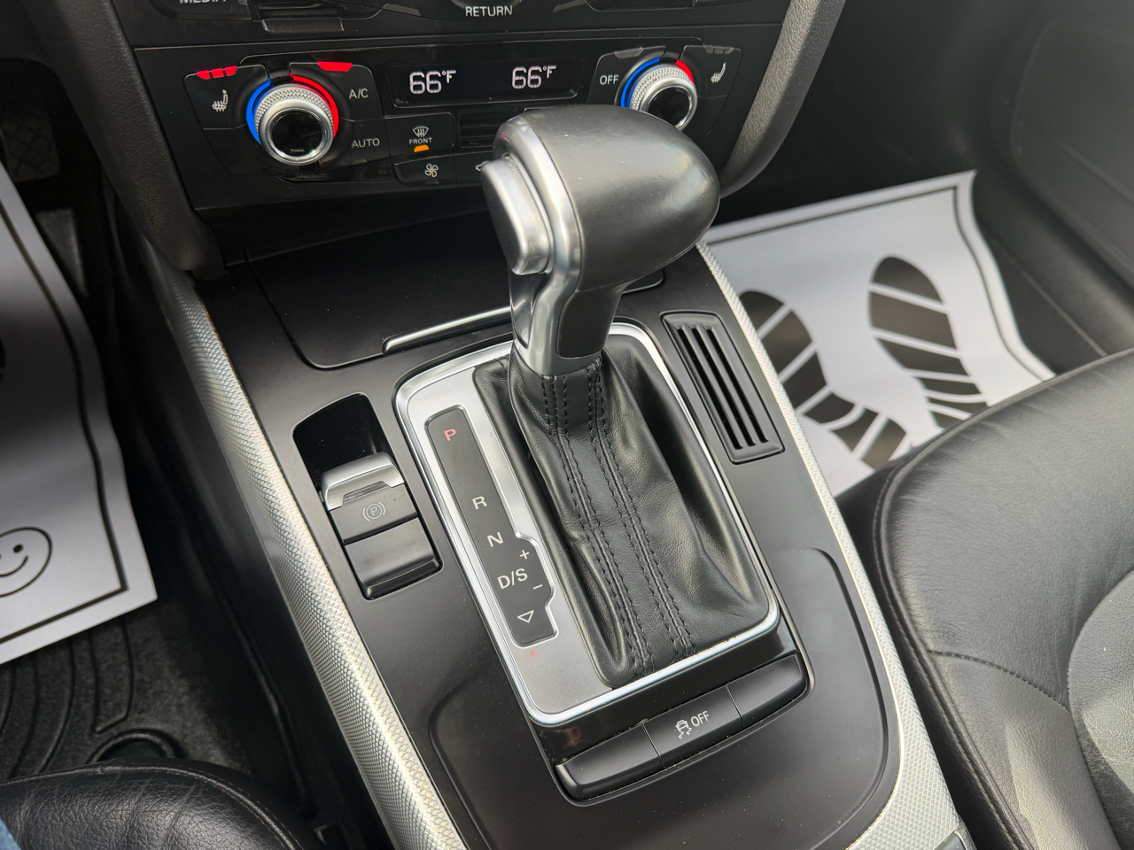 Audi A4 4dr Sdn Auto quattro 2.0T Premium 2015