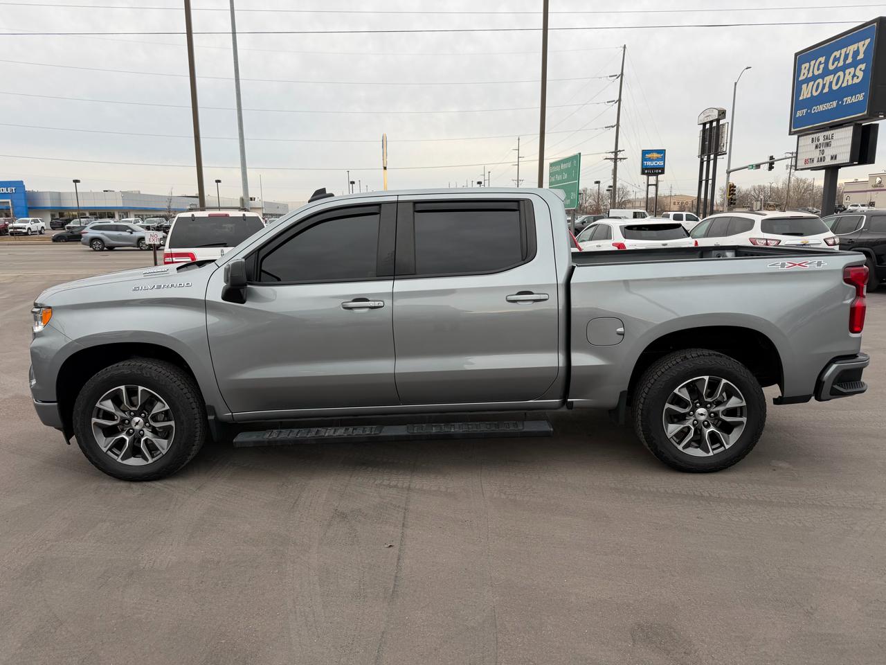 Chevrolet Silverado 1500 4WD Crew Cab 147" RST 2023