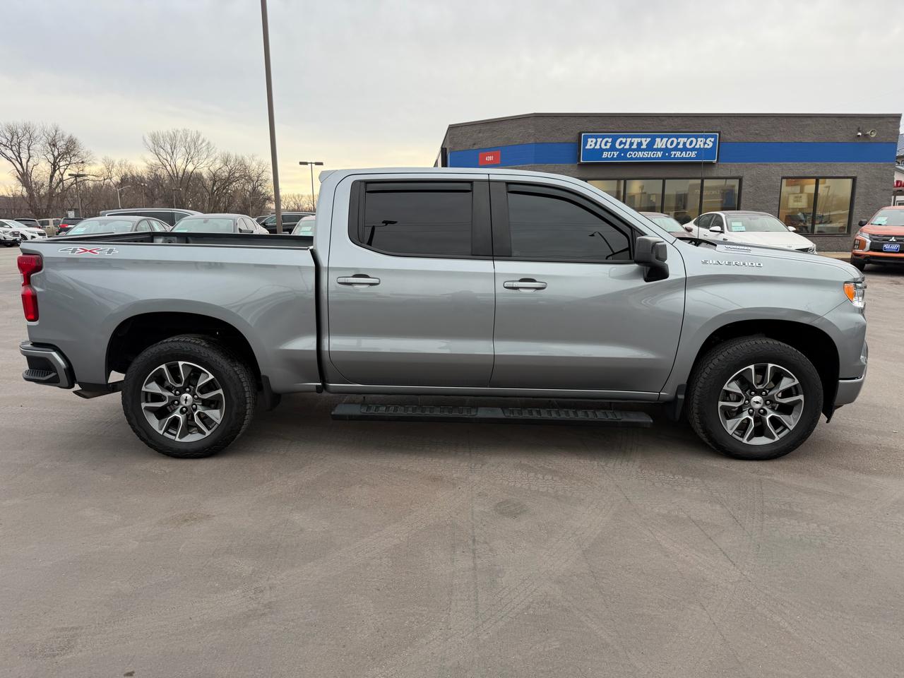 Chevrolet Silverado 1500 4WD Crew Cab 147" RST 2023
