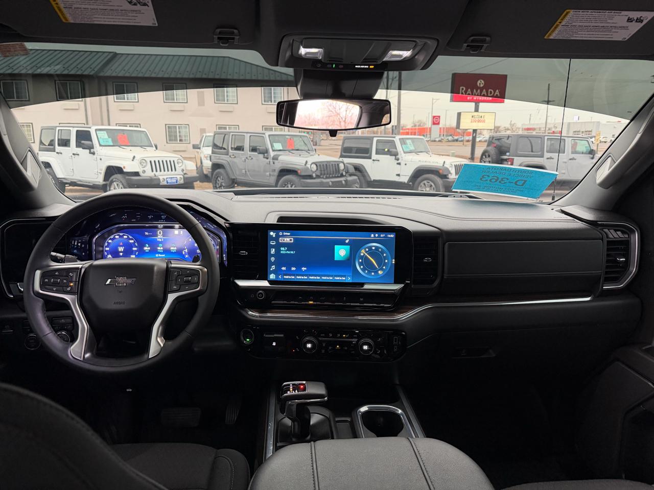 Chevrolet Silverado 1500 4WD Crew Cab 147" RST 2023