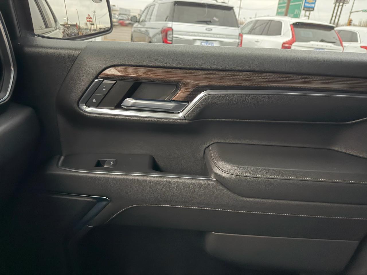 Chevrolet Silverado 1500 4WD Crew Cab 147" RST 2023