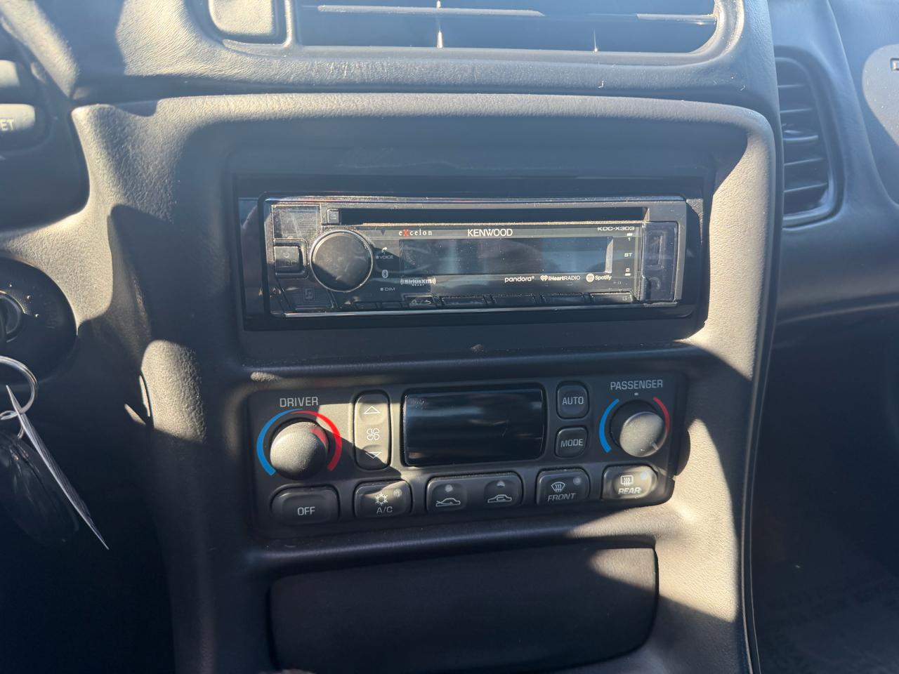 Chevrolet Corvette 2dr Cpe 2000