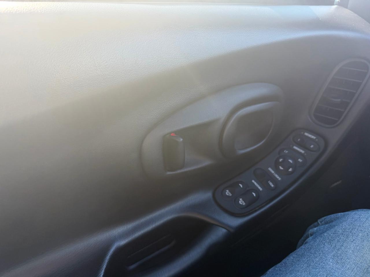 Chevrolet Corvette 2dr Cpe 2000