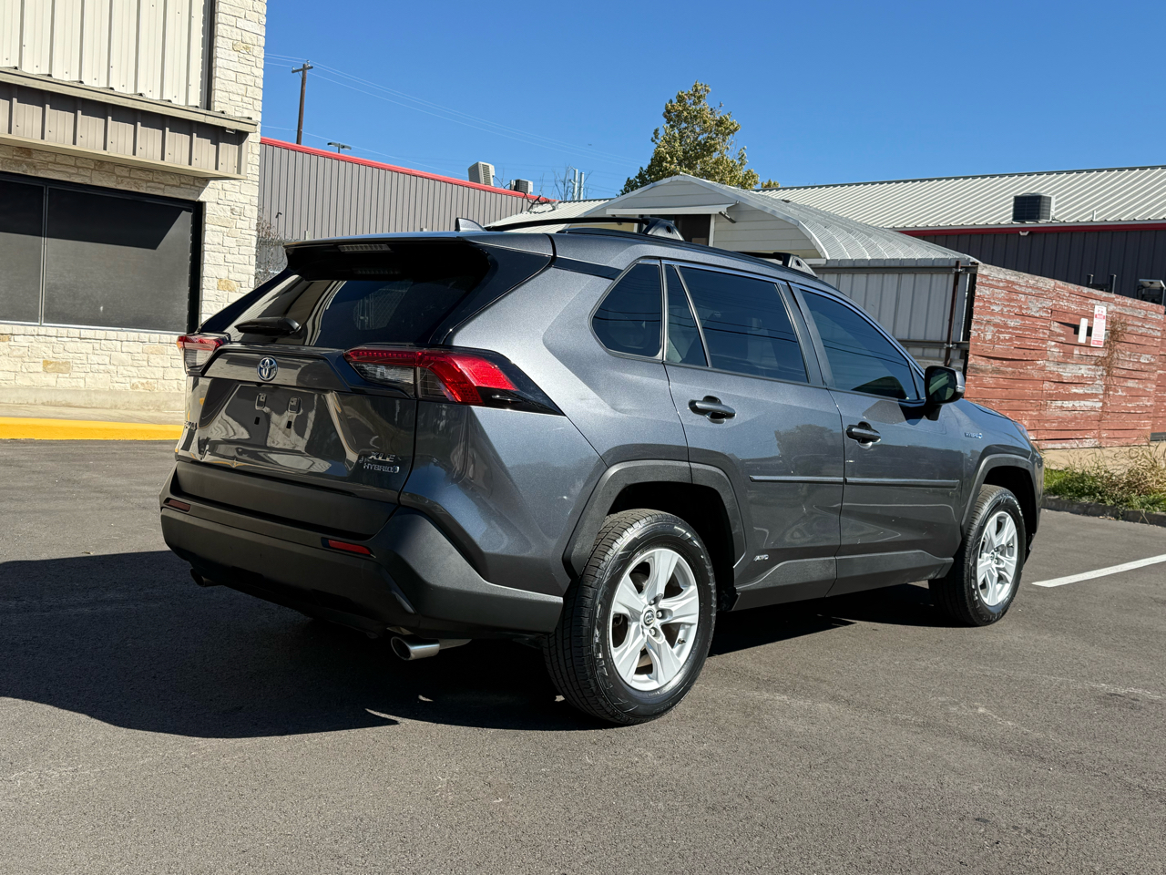 Toyota RAV4 Hybrid XLE 2019