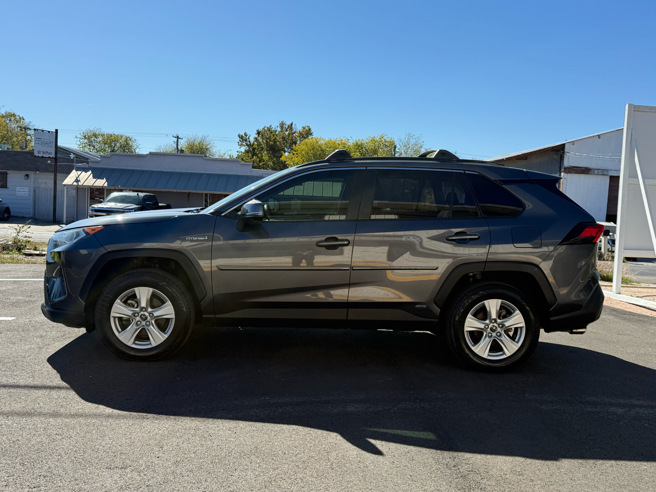 Toyota RAV4 Hybrid XLE 2019