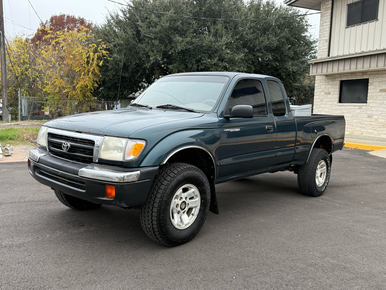 Toyota Tacoma 4WD 1998