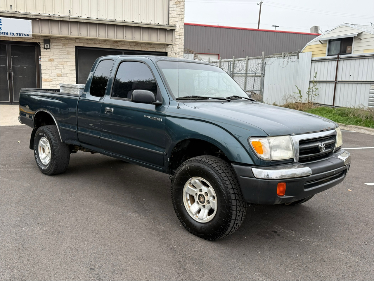 Toyota Tacoma 4WD 1998
