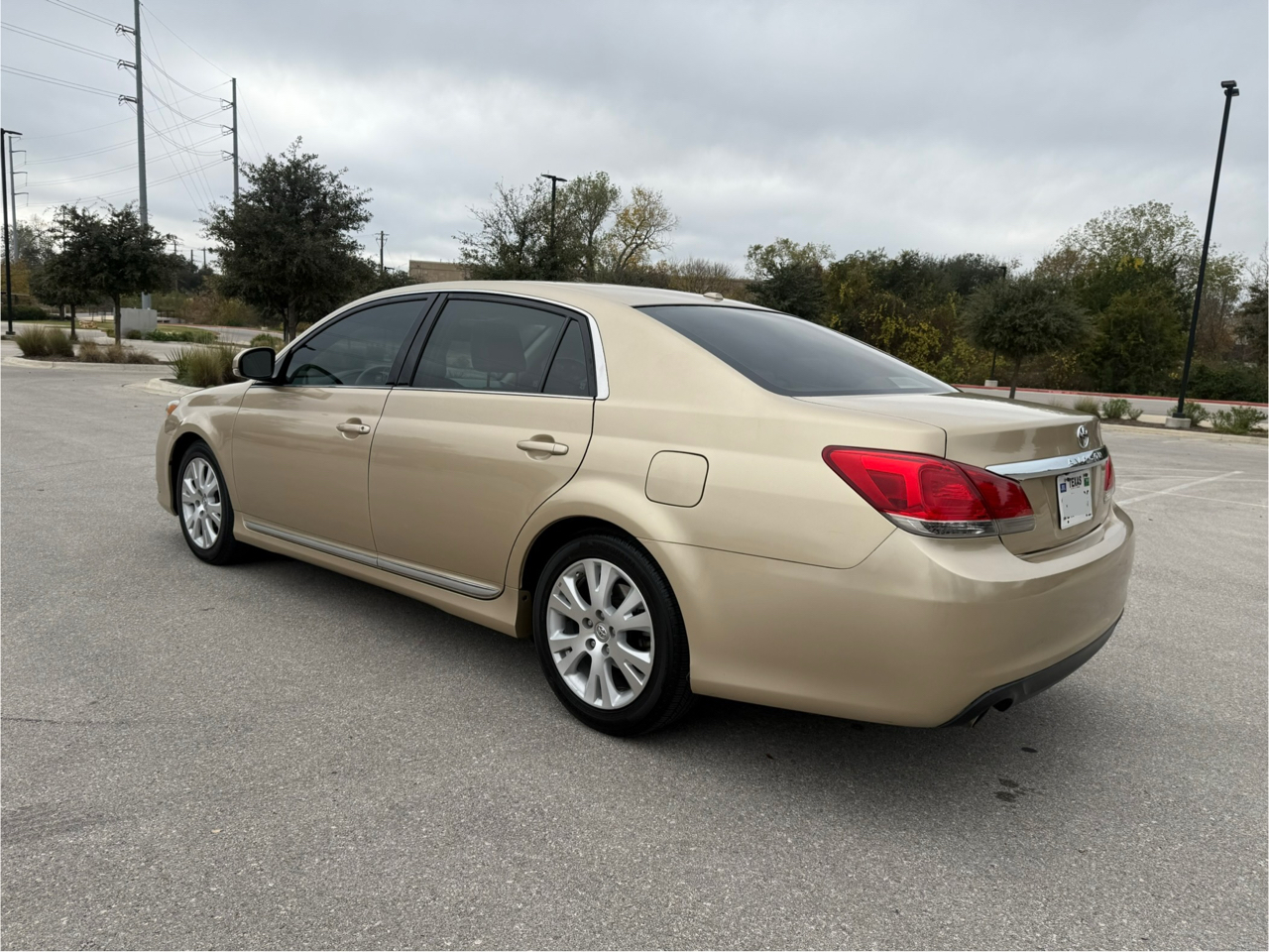 Toyota Avalon Base 2011