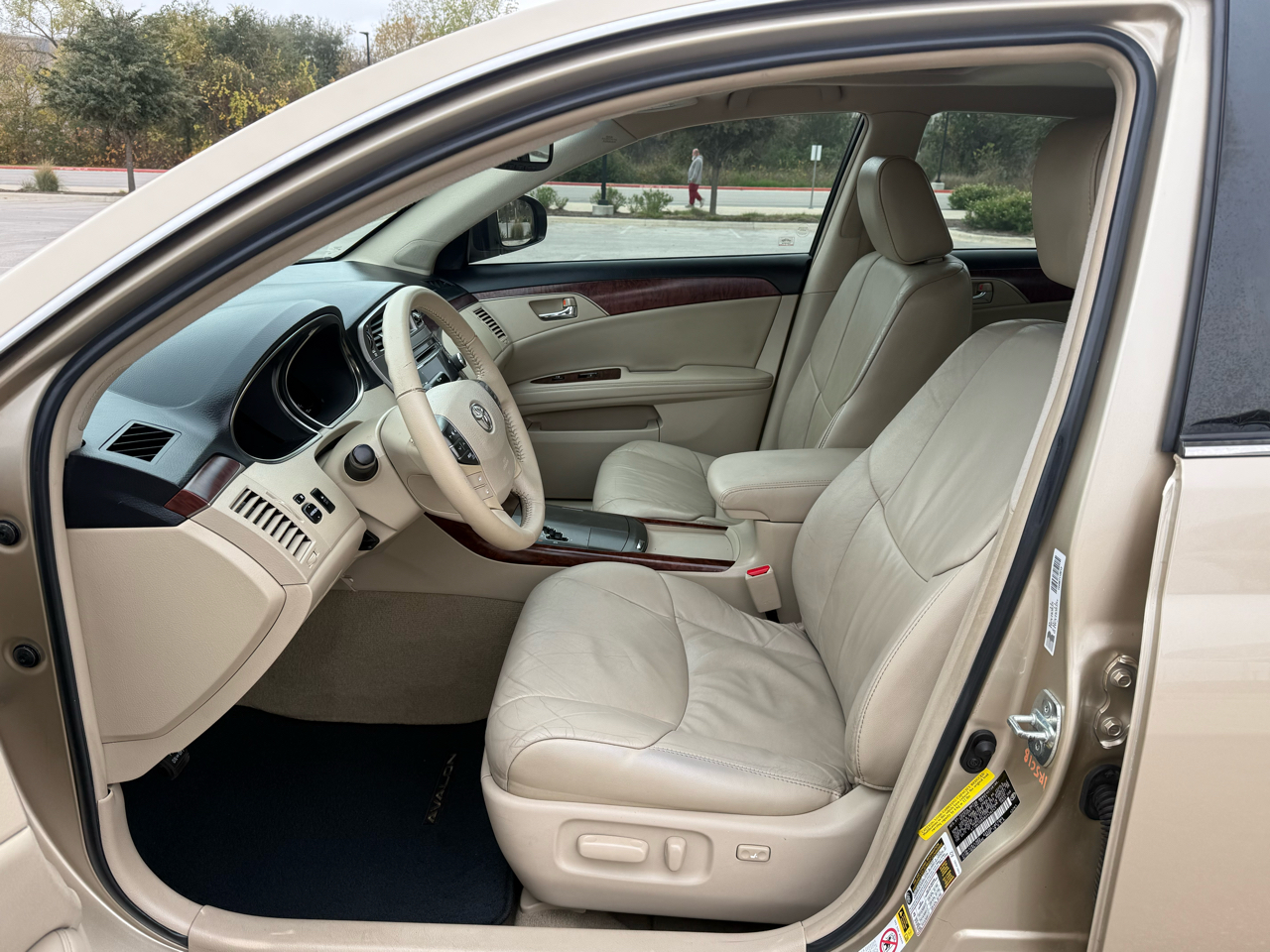 Toyota Avalon Base 2011