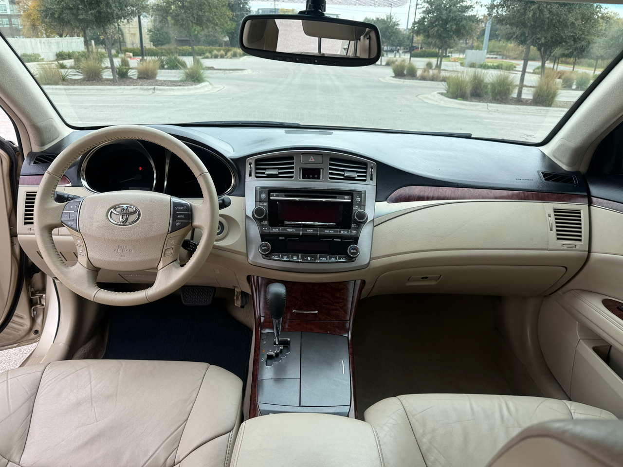 Toyota Avalon Base 2011